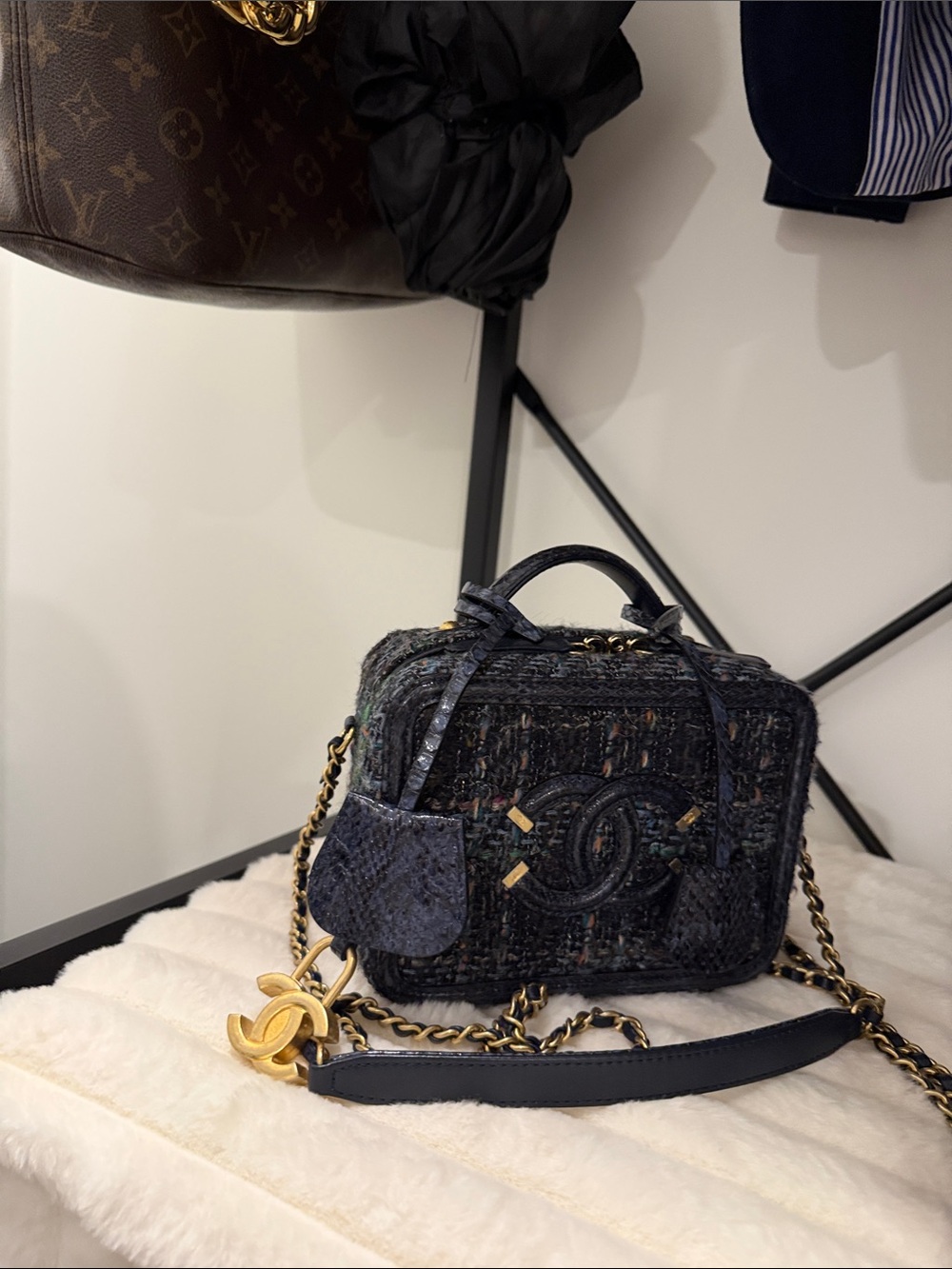 Chanel Black Tweed and Snakeskin Mini Bag - Picture 4 of 7